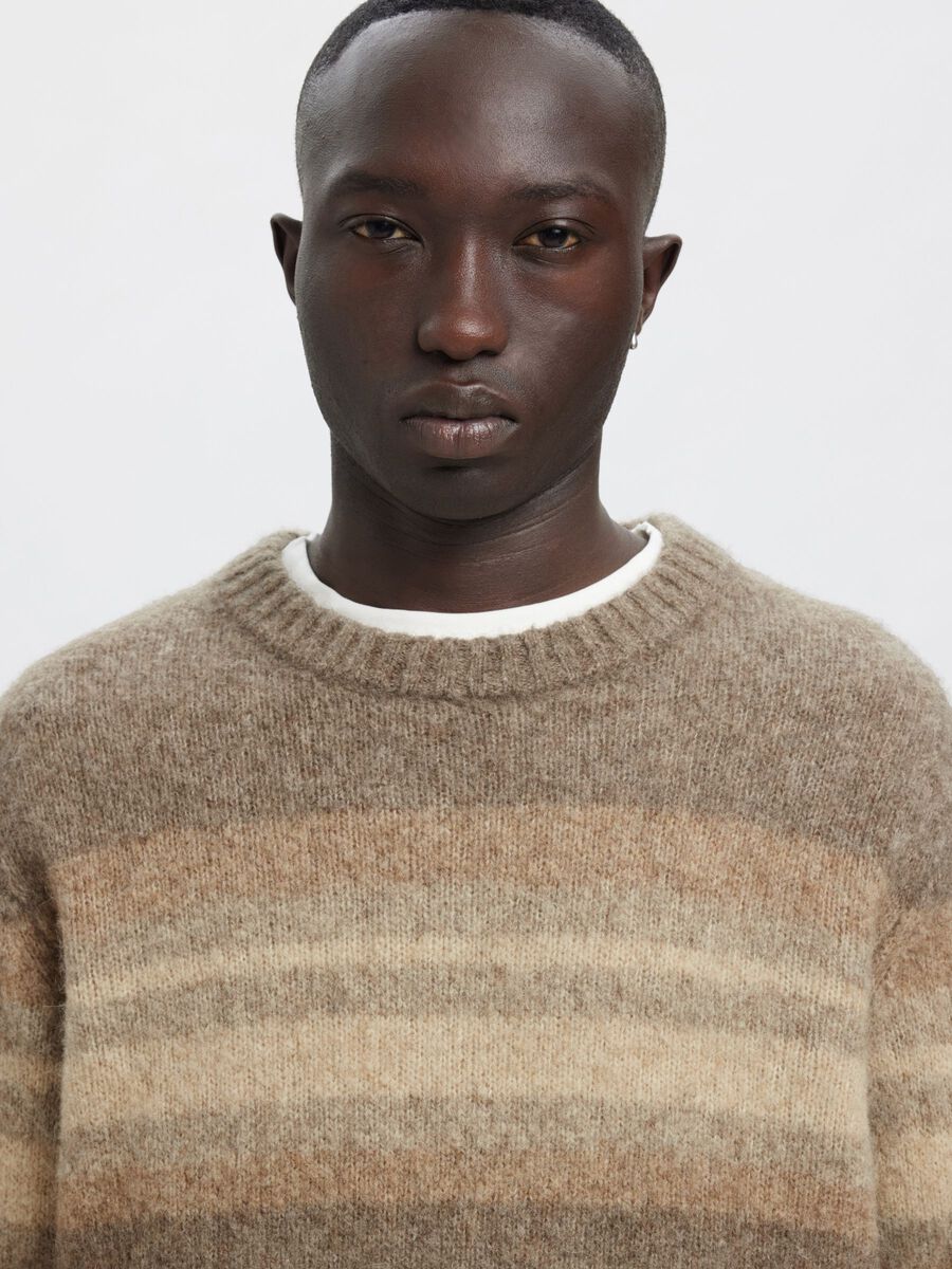 Carousel image - REGULAR FIT KNITTED PULLOVER, Brownie | 3