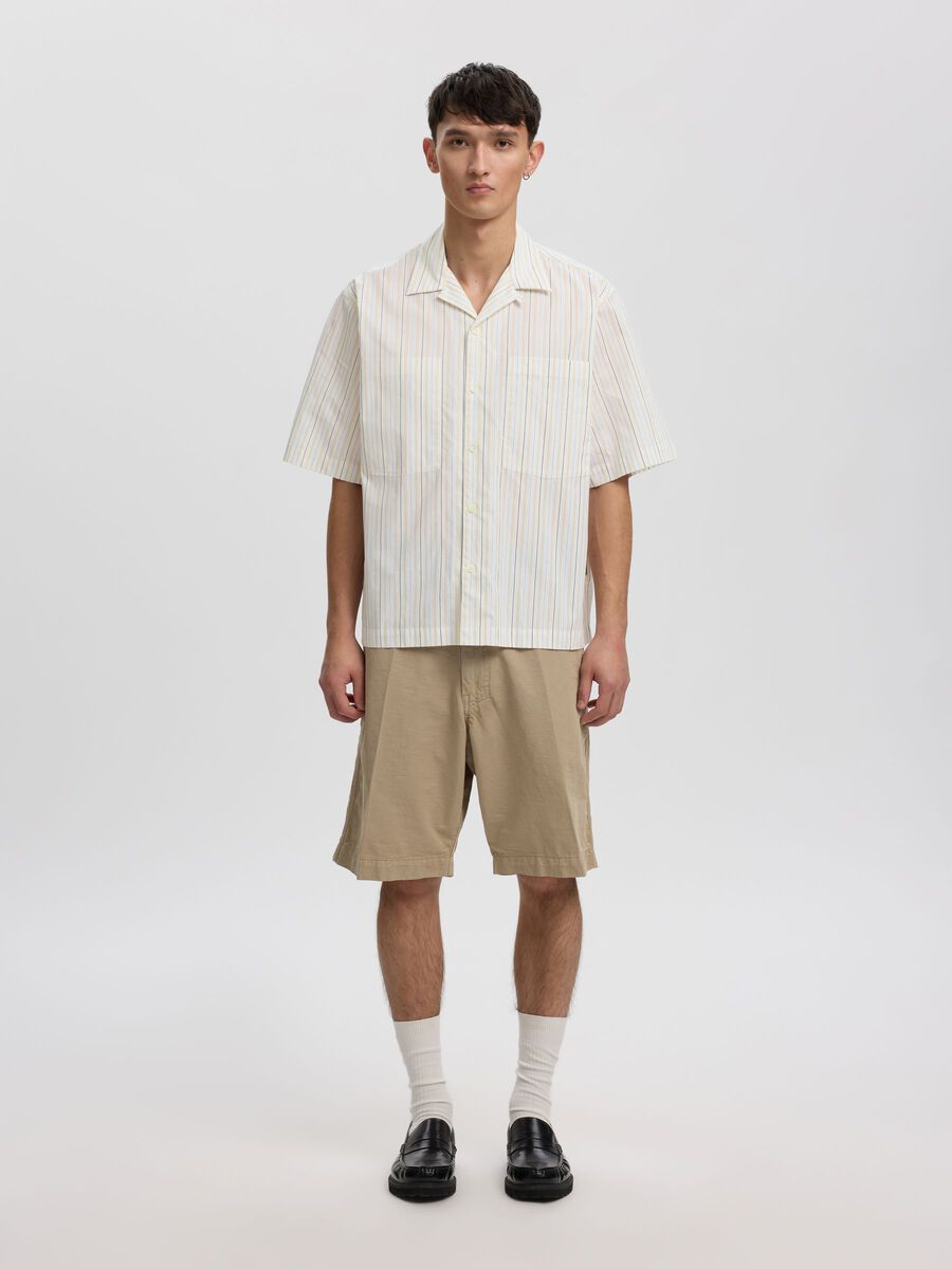 Product tile image - BOXY FIT SHORT SLEEVED SHIRT, Egret | 16101642_Egret_1265522