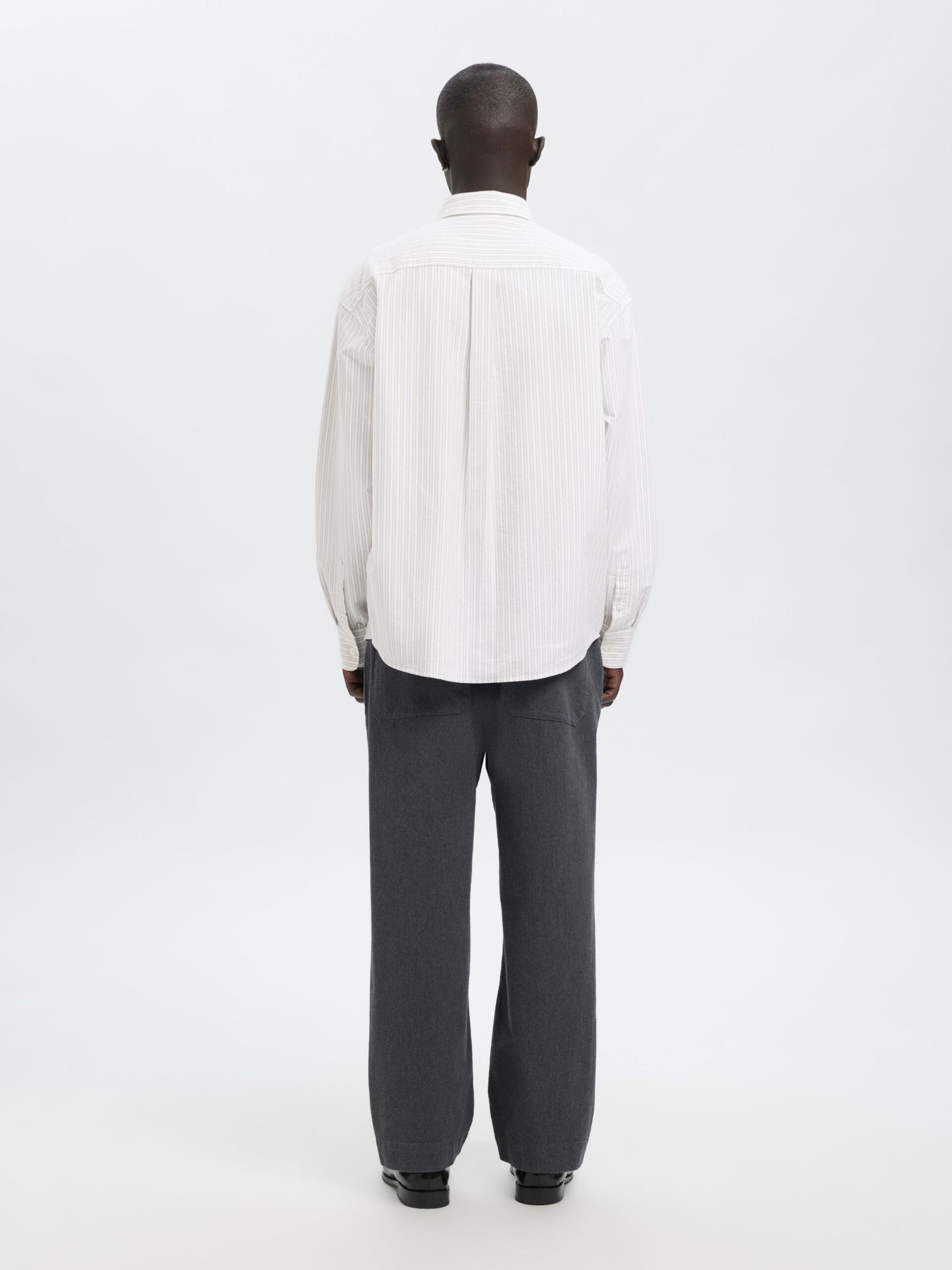 Carousel image - RELAXED FIT SHIRT, Brilliant White | 4