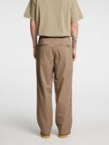 Selected LOOSE FIT  CHINOS, Weathered Teak, highres - 16097026_WeatheredTeak_006.jpg