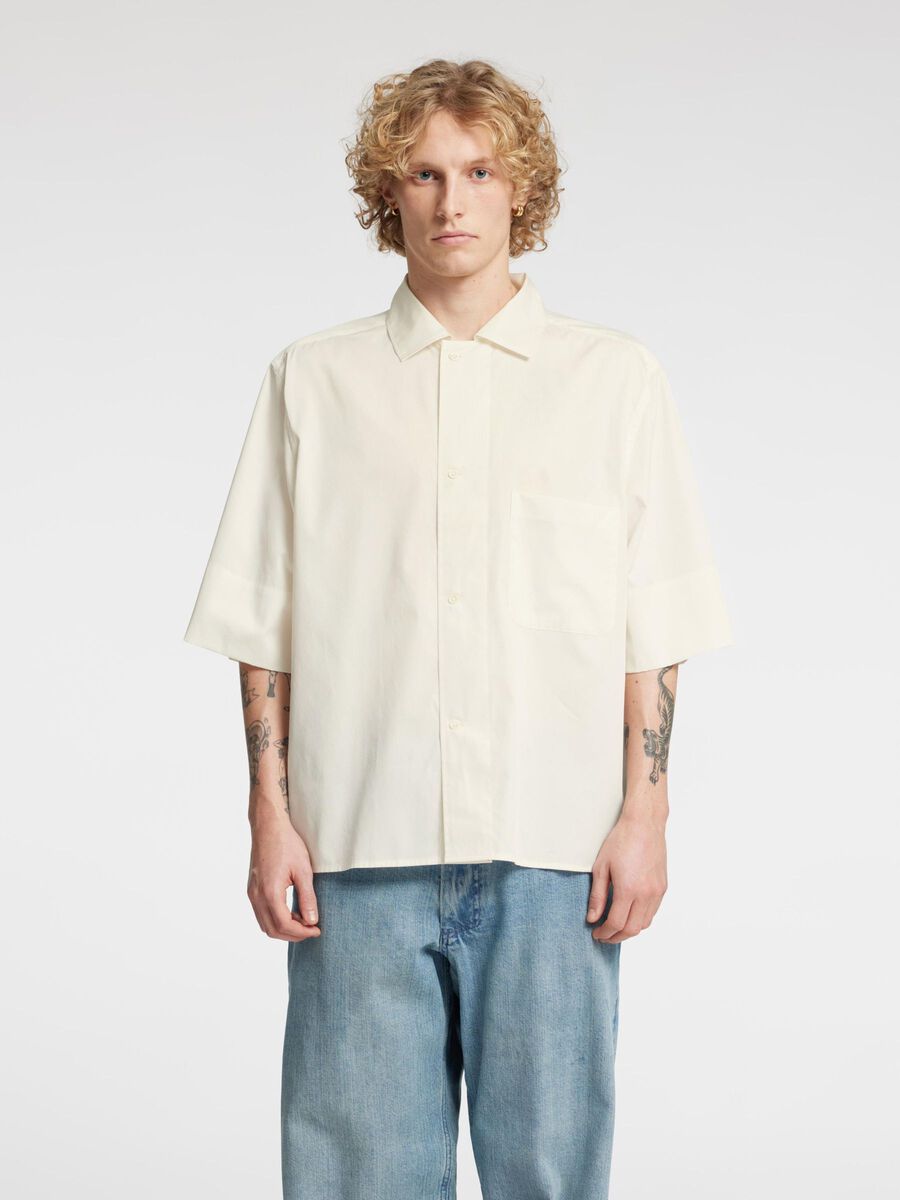 Selected LOOSE FIT  SHORT SLEEVED SHIRT, Coconut Milk, highres - 16097615_CoconutMilk_003.jpg