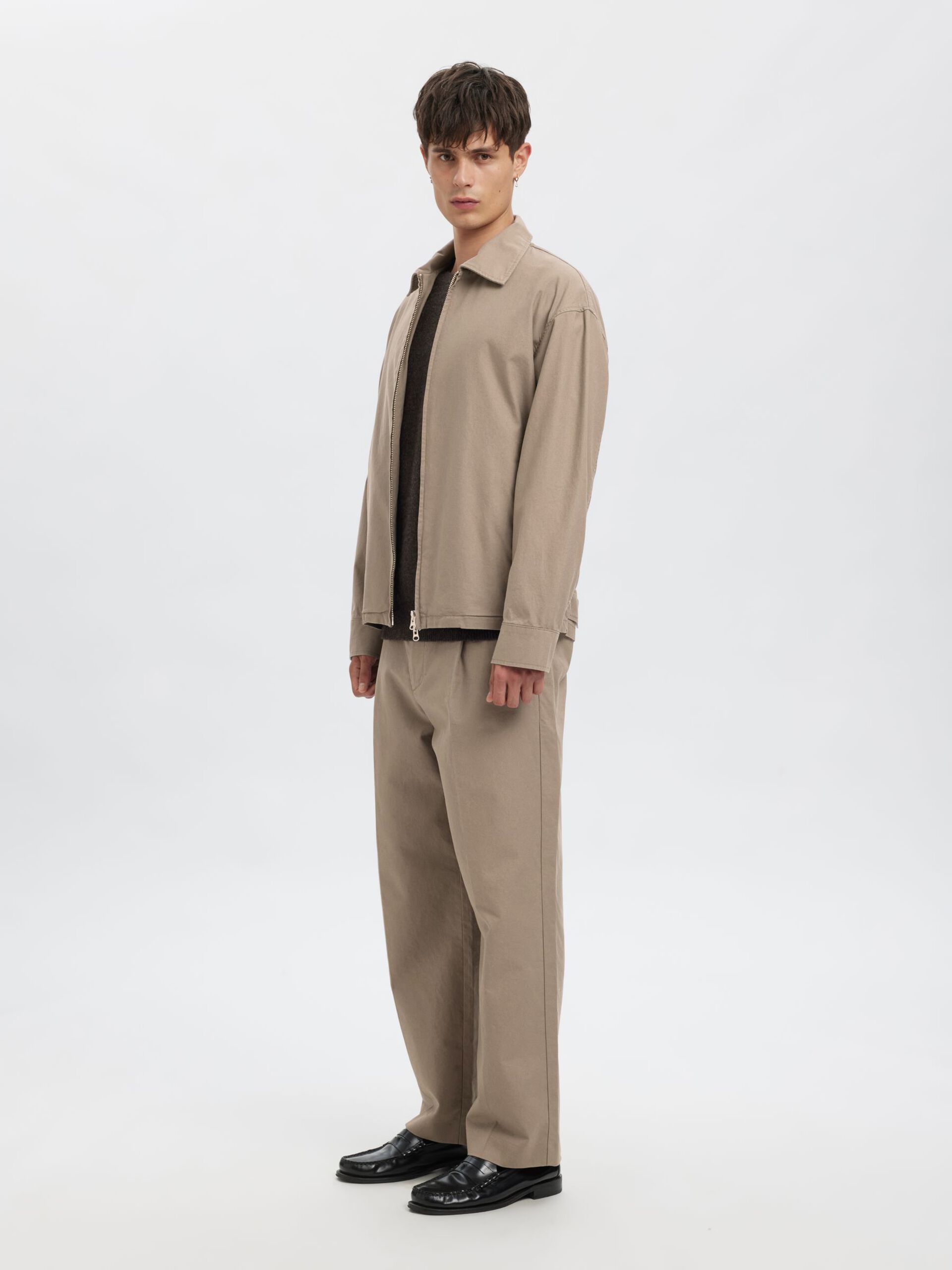 Carousel image - LOOSE FIT TROUSERS, Bungee Cord | 5